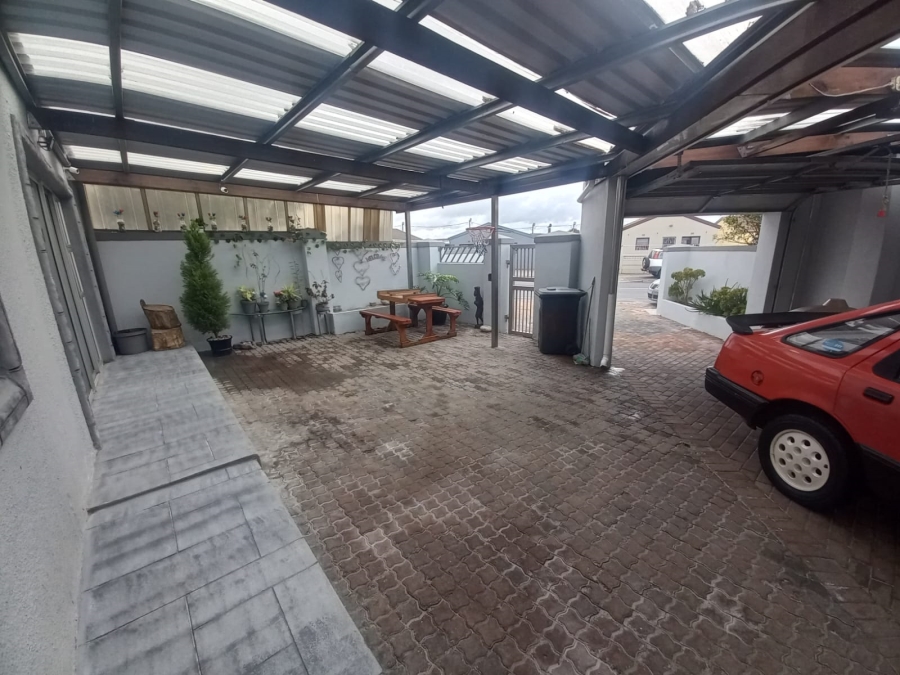 3 Bedroom Property for Sale in Woodlands Western Cape